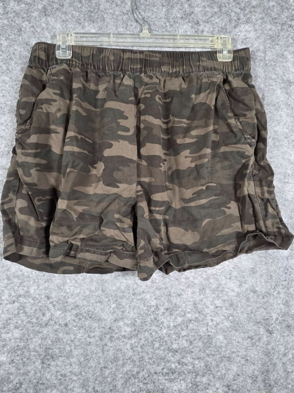 Social Standard by Sanctuary Women's Soft Twill Shorts Camouflage Size XXL
